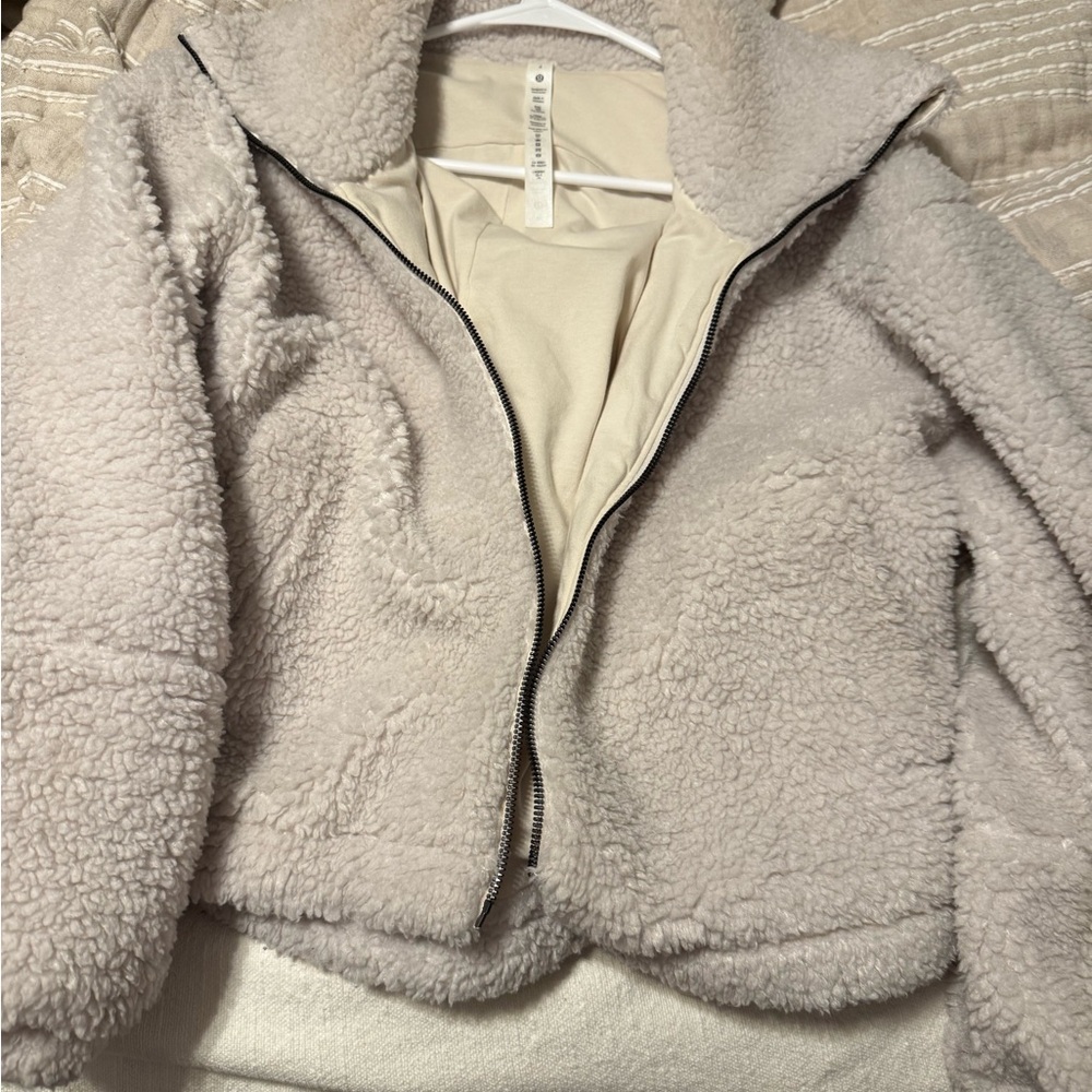 Lululemon Athletica Women's Teddy Jacket in Cream